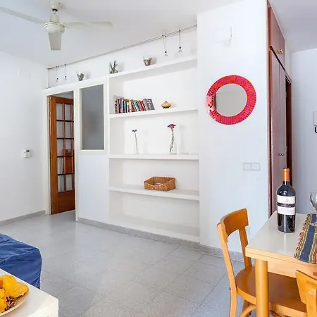 Hola Apartment *